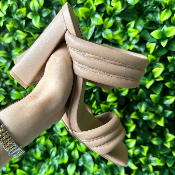 Steve Madden Chunky Heel Sandals NWOT - Picture 5 of 12